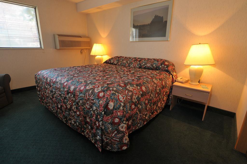 Shilo Inn Suites Hotel - Nampa Suites Ngoại thất bức ảnh
